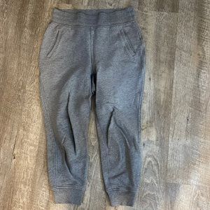 VGUC Lululemon grey thick cropped joggers